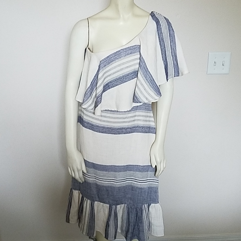 Paper crown dress